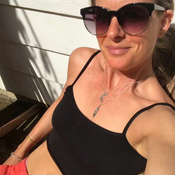 Meet your Posher, Lyndy - Picture 2 of 4